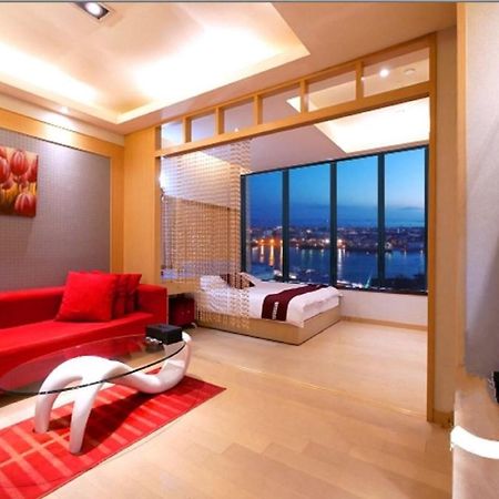 85 Cape Inn Гаосюн Екстер'єр фото
